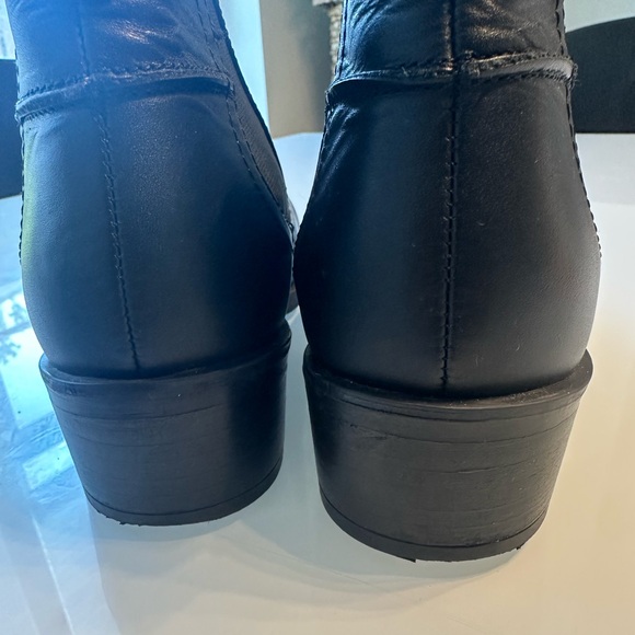 Steve Madden Chelsea Boots - size 7M - Picture 2 of 6